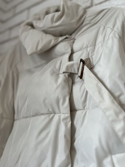 Біла куртка зимова пухова