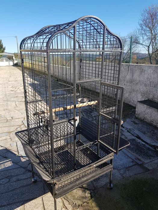 Gaiola em ferro fundido