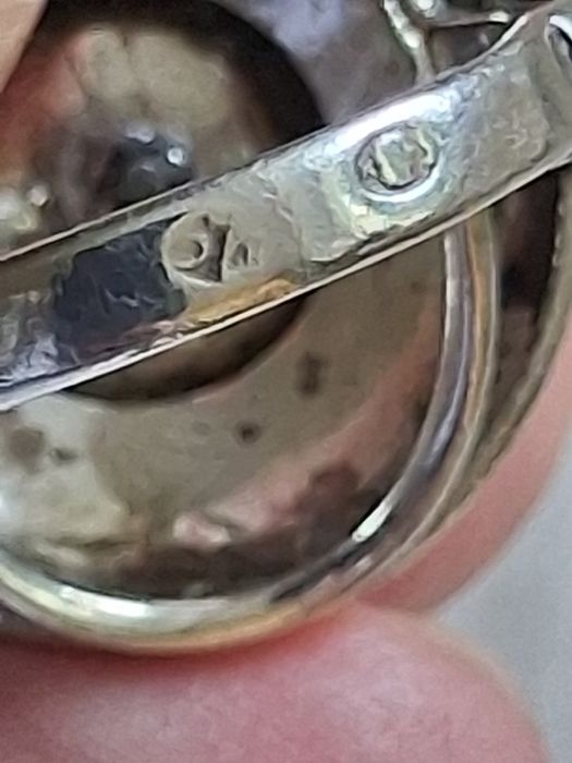 ZZO Juwelia . Pierścionek z koralem.