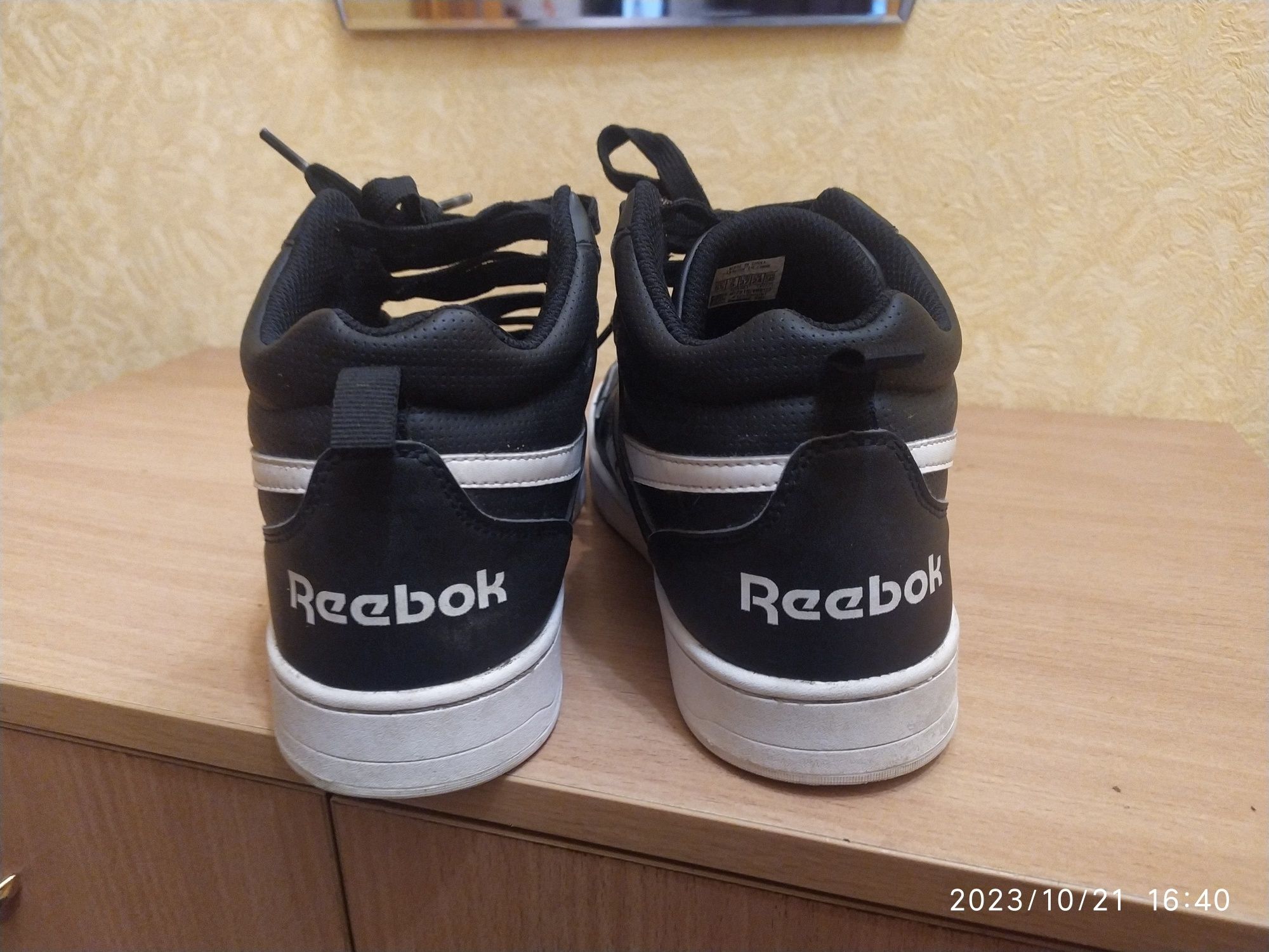 Продам оригінальні ботинки Reebok, 37 розмір
