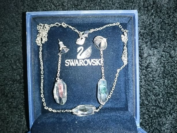 Komplet oryginalnych kryształów Swarovskiego z pudełkiem,kolczyki i..