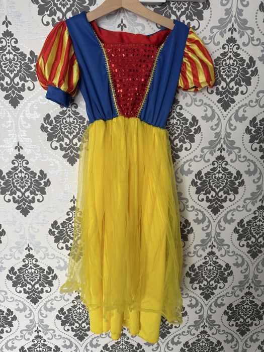 Strój karnawałowy Królewna Śnieżka r. 116