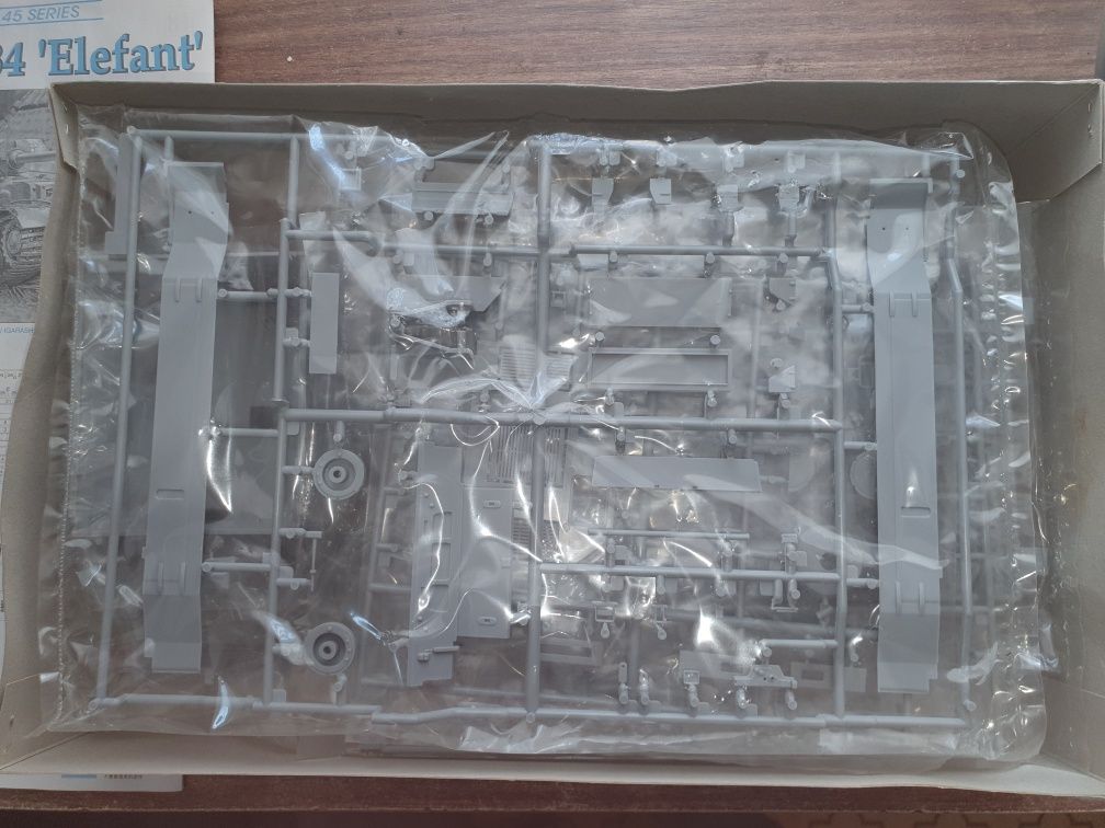 1/35 Dragon Elefant.