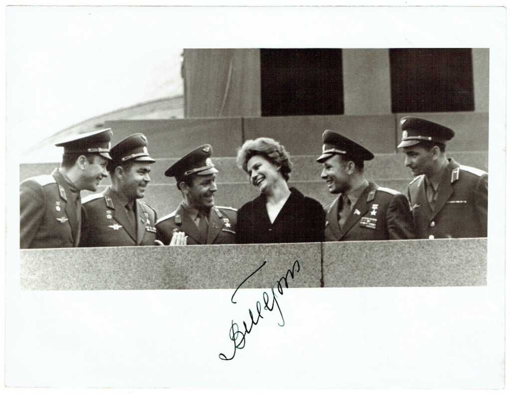 Autografy_pl Walentina Tierieszkowa 24x18cm KOSMOS