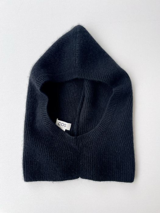 COS Czarna balaclava kaszmir wełna