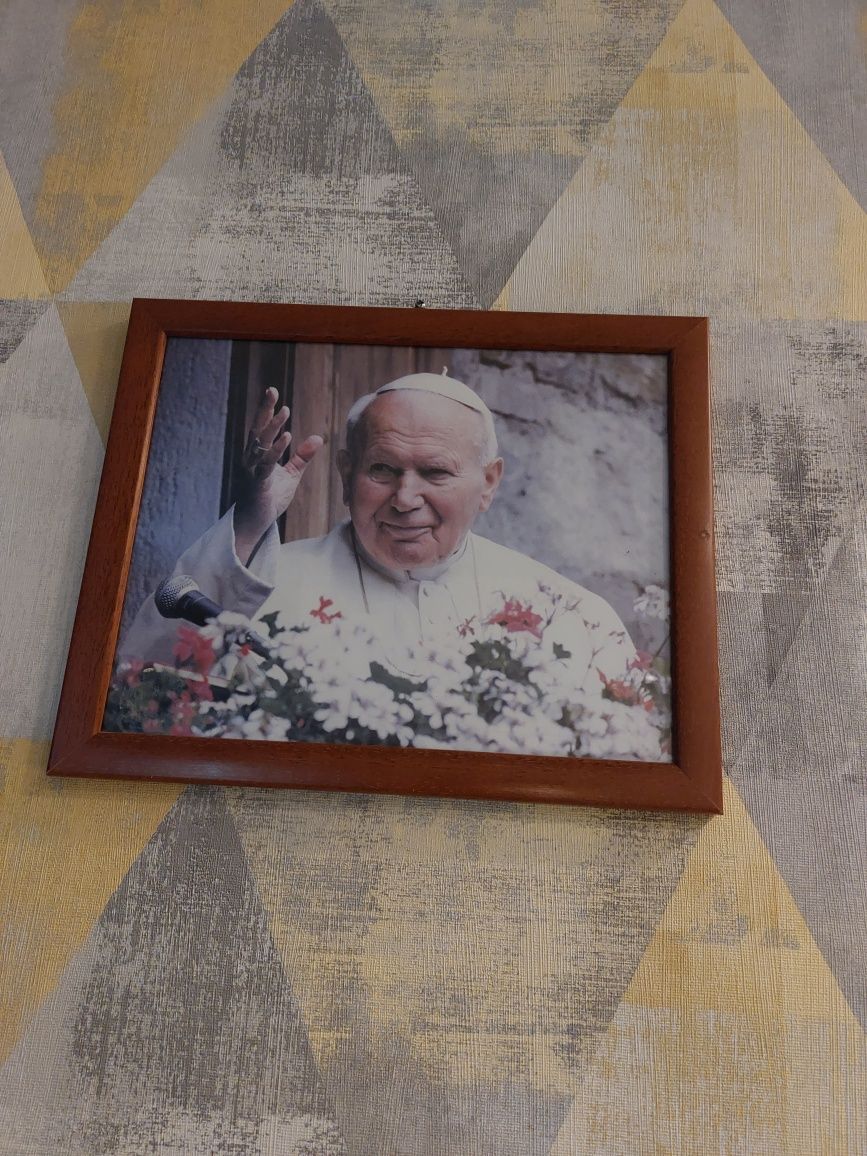 Ramka drewniana ze zdjęciem Papieża