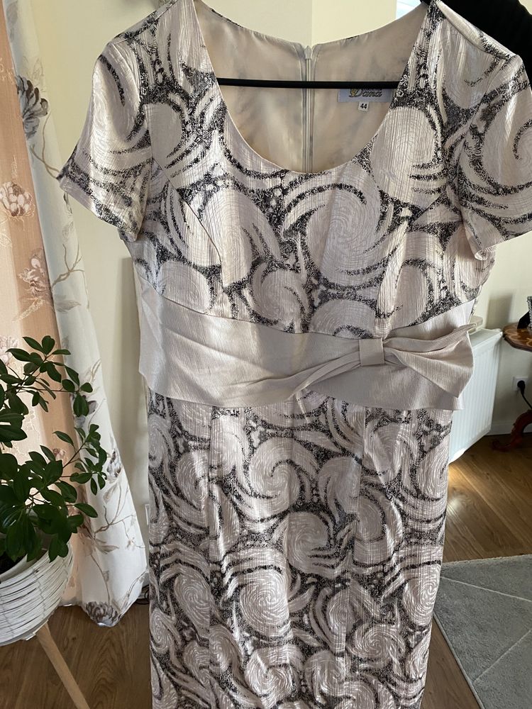 Elegancka sukienka Dana Collection wesele r. 44