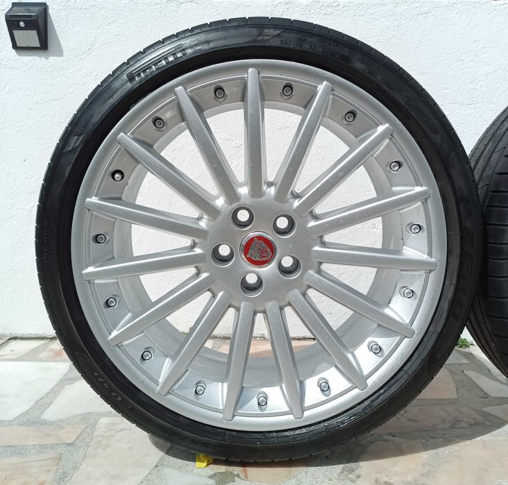 Jantes originais Jaguar de 20 polegadas 5x108 com pneus 255/35/20