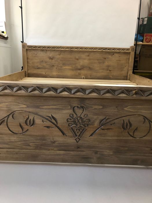 Łóżko góralskie drewniane