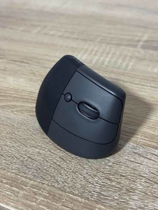 Бездротова миша Logitech Lift Ergonomic Vertical Graphite (910-006473)