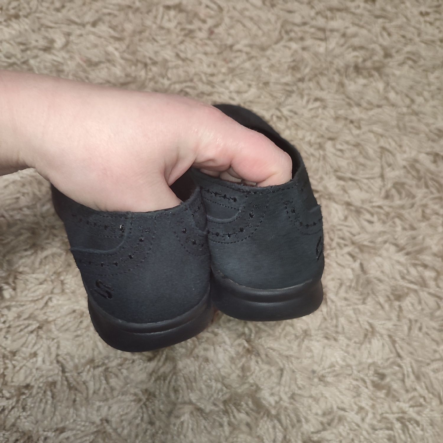 Sketchers 37.5р.  ..