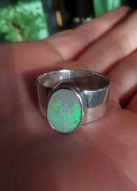 Srebrny pierścionek z Opalem Australijskim