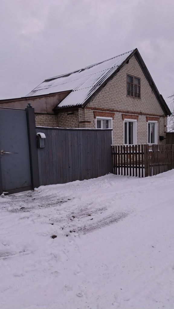 Будинок у Верхній Сироватці