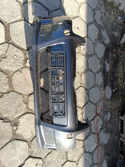 Toyota Avensis t27 zderzak przedni przód skorupa poszycie orginał ładn