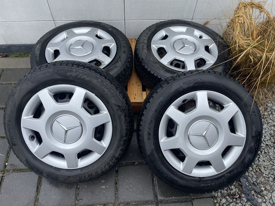 Koła zimowe Mercedes A-Klas 15” 6J ET44 + Pirelli 185/65 R15 + kołpaki