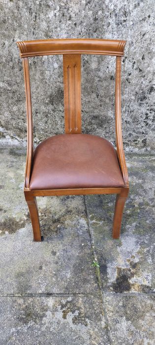 Mesa de Jantar em Madeira com seis Cadeiras