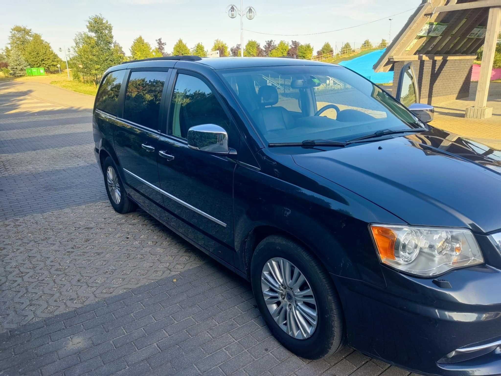 Lancia Voyager 2.8TD 178KM