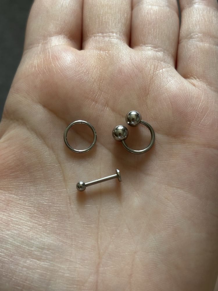 zestaw trzech kolczyków do piercingu septum helix nostril labret