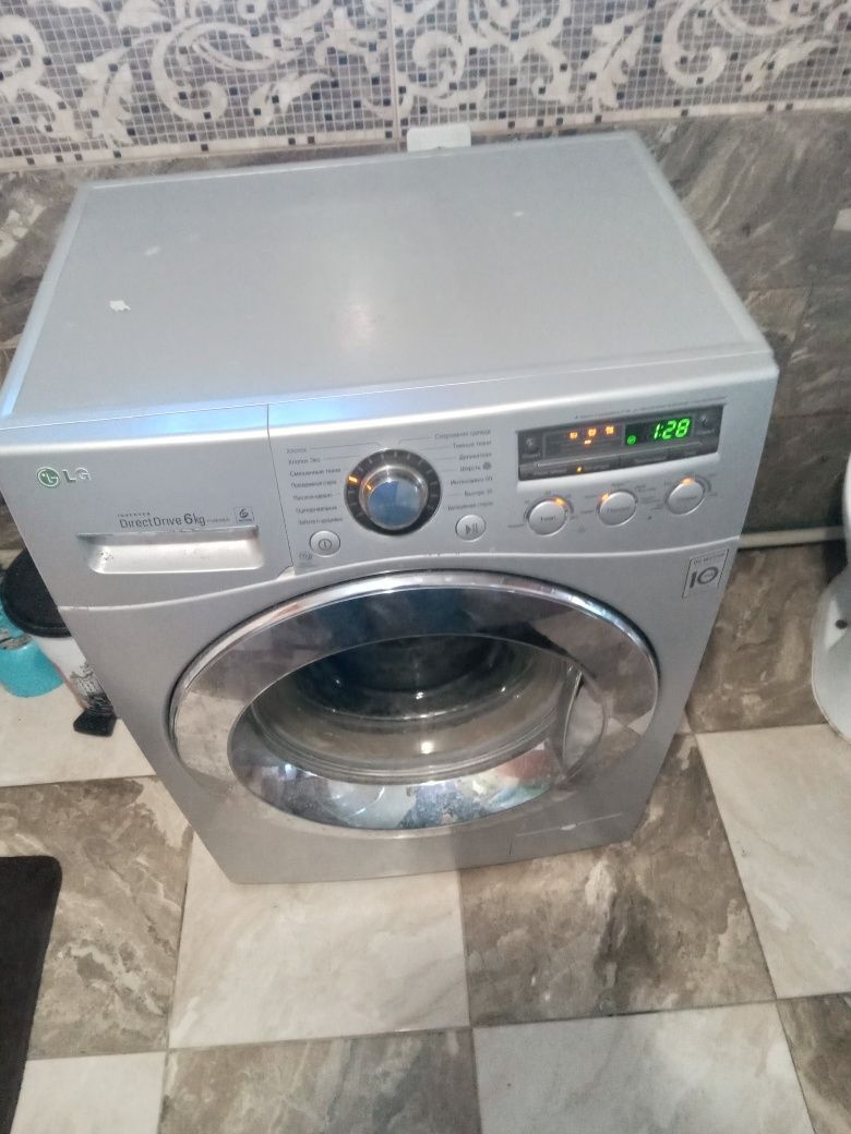 Продається пральна машина    LG