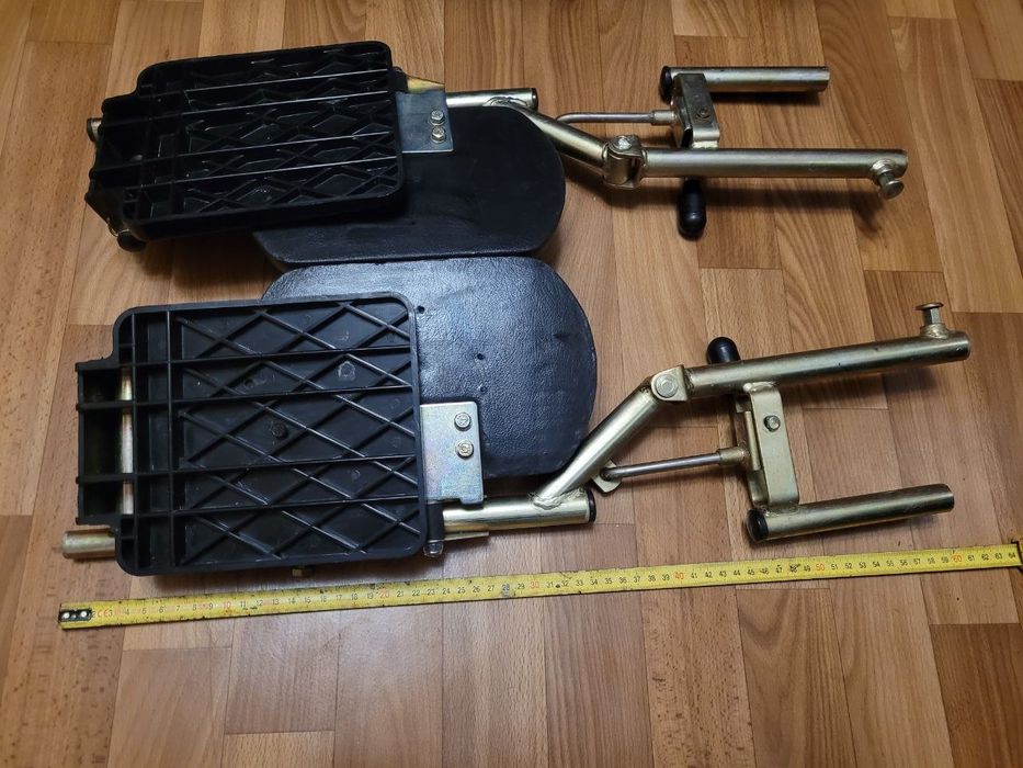 Подножки к инвалидной коляски