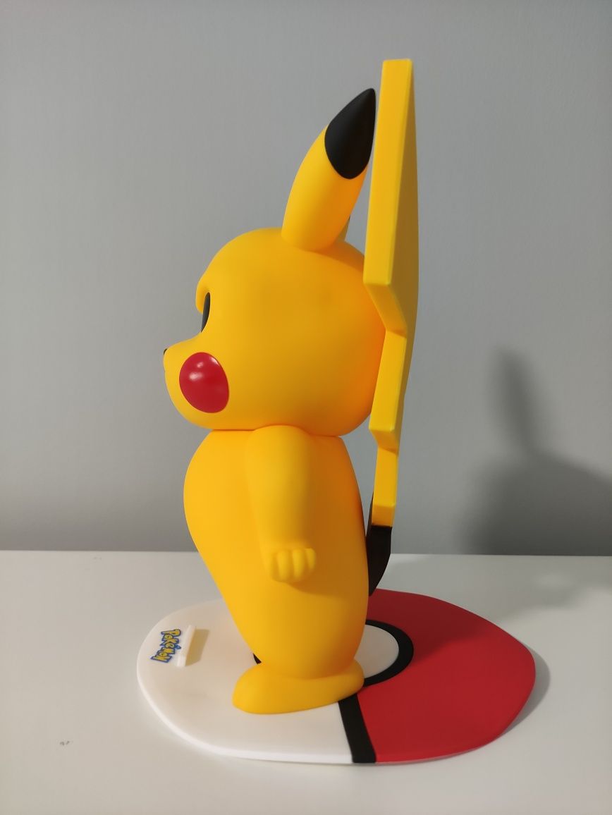 Figura Pikachu 25cm Pokémon com base