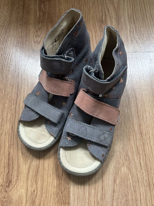 Sandały gwiazdki skóra nubuk zamsz Mrugała Porto 32 rzepy lato