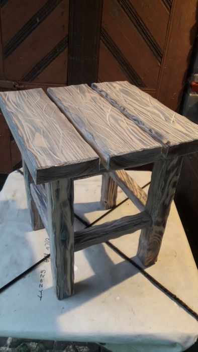 Ręcznie robiony solidny taboret