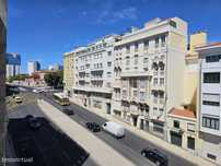 Apartamento T2 em Lisboa, na Av. Joaquim António de Aguiar