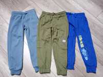 Spodnie dresy 122