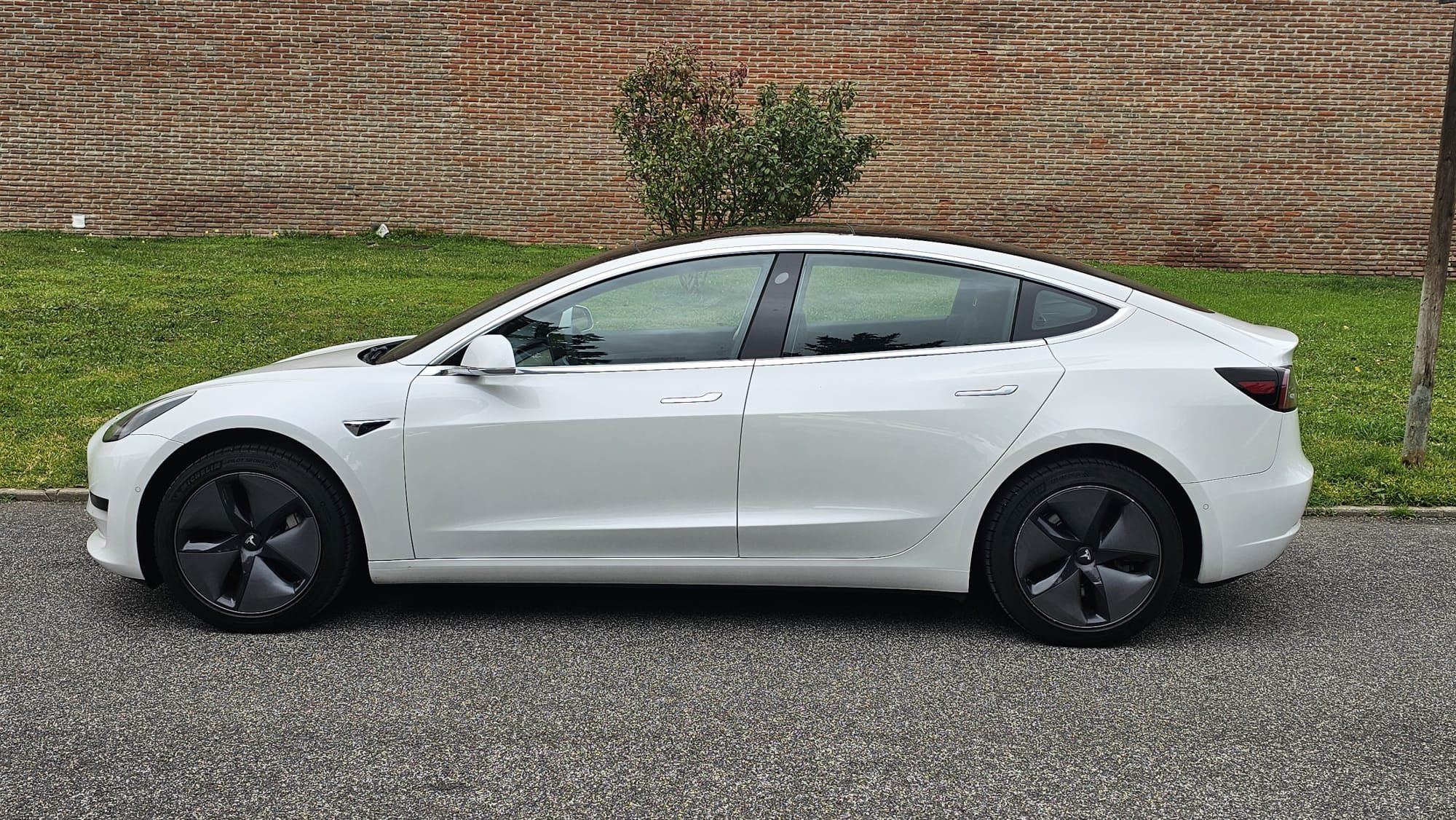 Tesla Model 3 Standard Range Plus RWD 2020