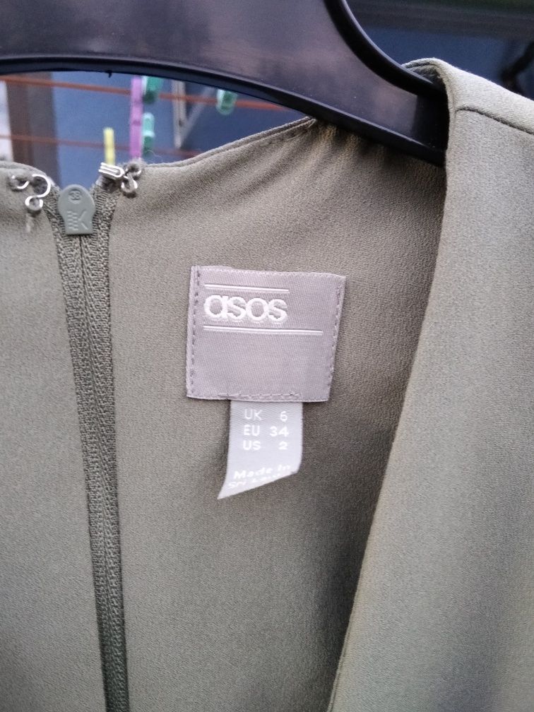 Sukienka Asos, kolor Khaki, roz. 34, midi, dekolt V, ciekawe wiązanie