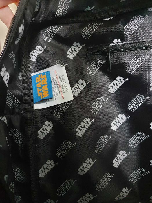 Mala Unisexo Oficial Star Wars (NOVO) - 37 cm