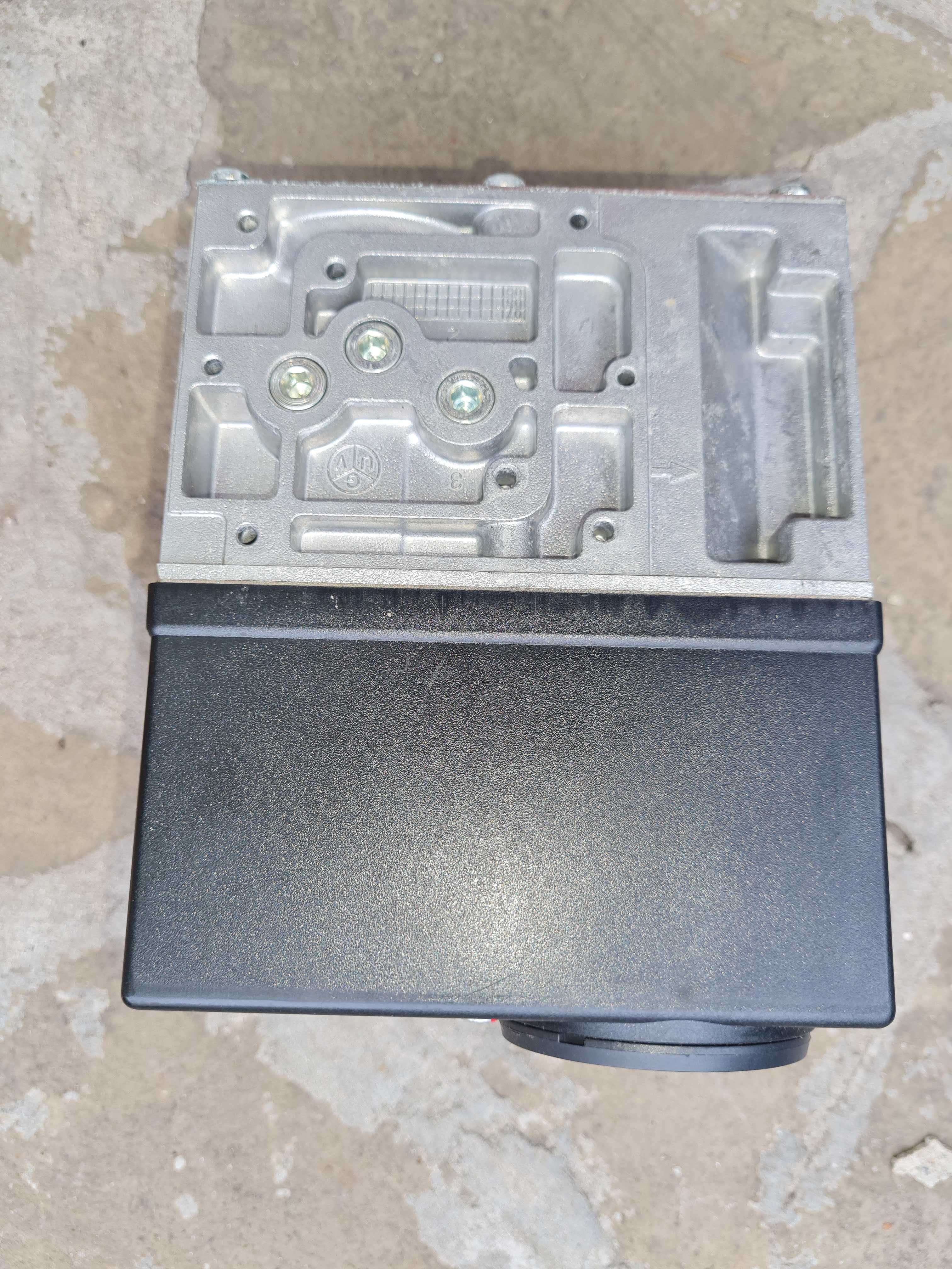 Газовый клапан Honeywell VR420AA1003-0000