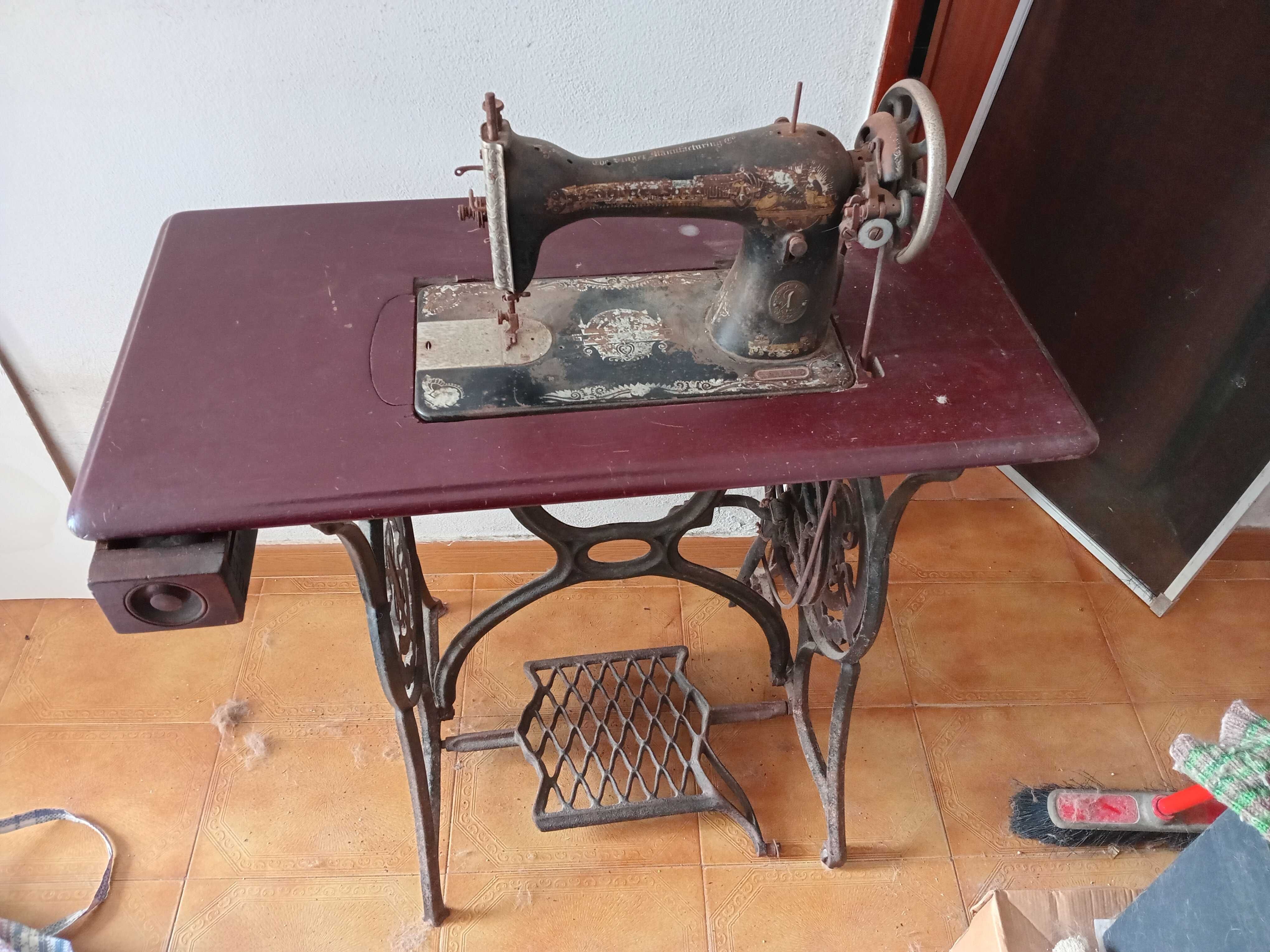 Singer esfinge completa