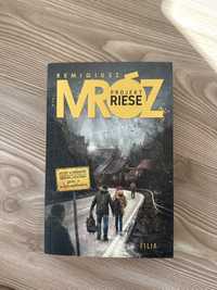 Remigiusz Mróz Projekt rise