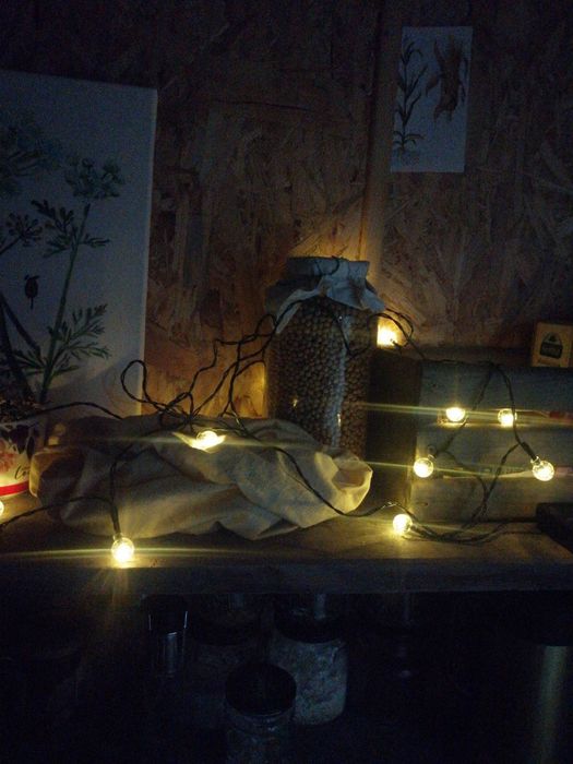 Гірлянди на сонячній батареї