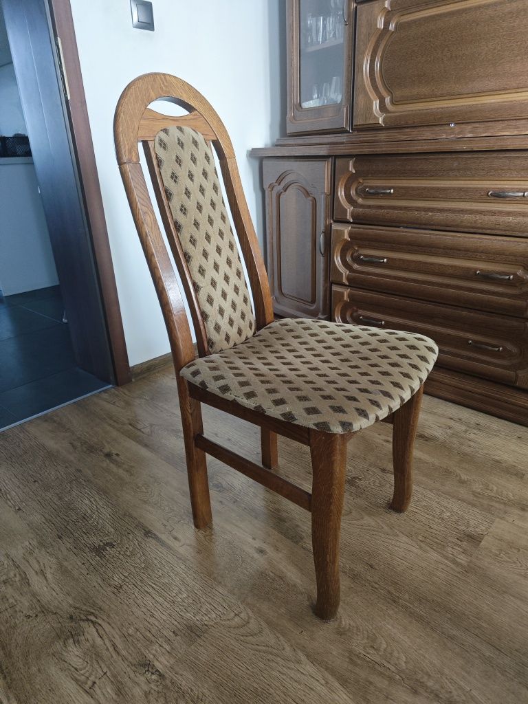 Zestaw, komplet mebli stół, krzesła, komoda
