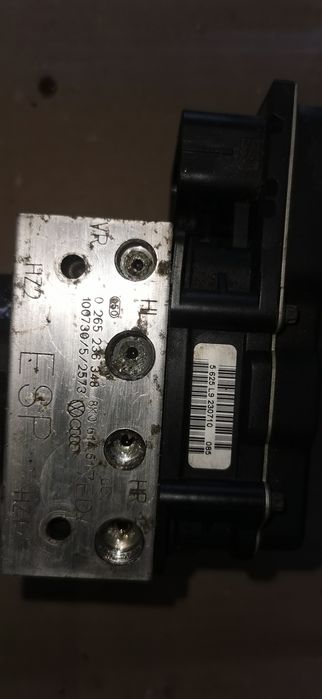 Aparelho unidade comando ABS Audi A4 b8 2.0 do ano 2010