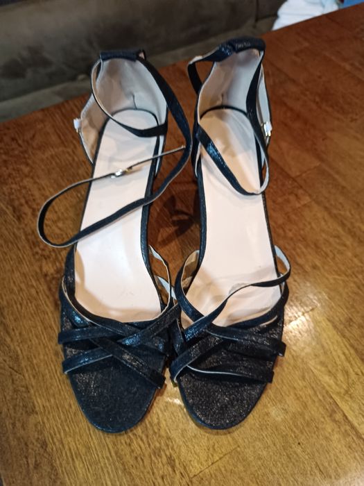 Туфлі для танців, нові