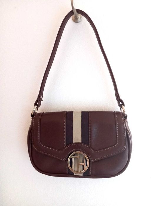 Mala em pele, Tommy Hilfiger