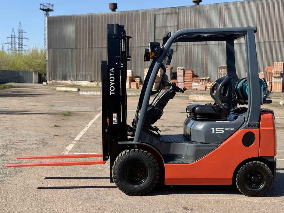 Навантажувач вилковий з вагами TOYOTA02-8FG15 вилочный погрузчик, кара