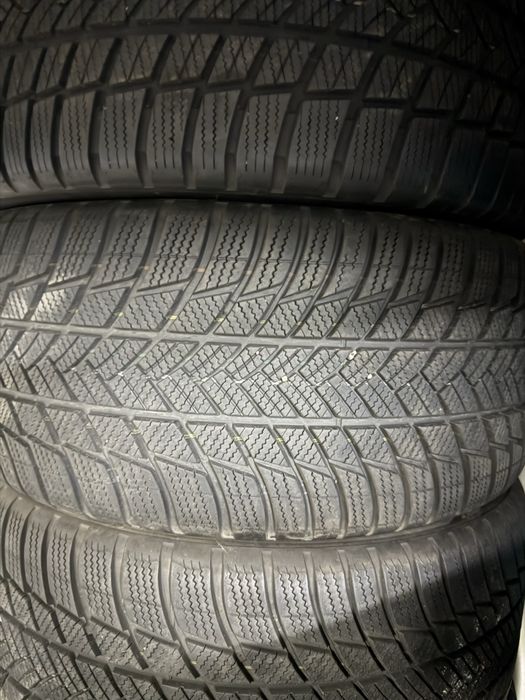 Bridgestone Blizzak LM-001 255/40 R20 101V