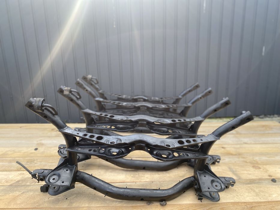 Задня балка підрамник Golf 5 6 Touran Балки задній подрамник Гольф 5 6