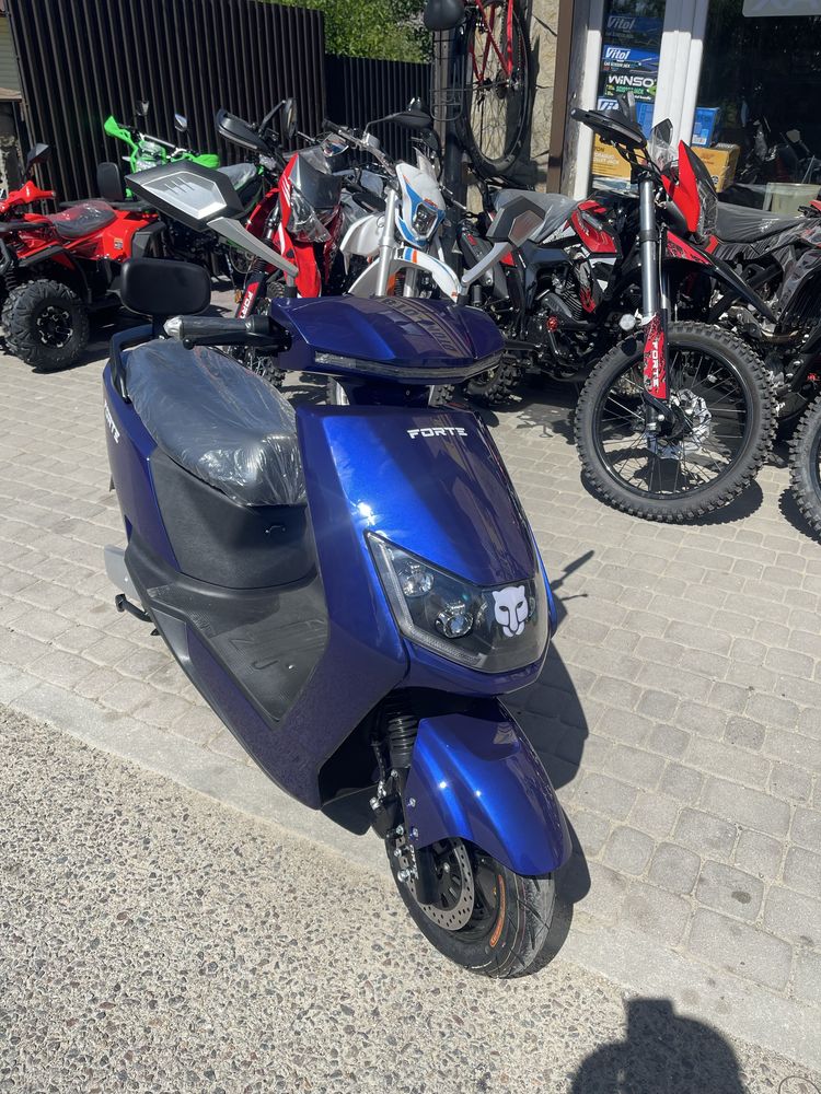 Електроскутер FORTE T3 1800W
