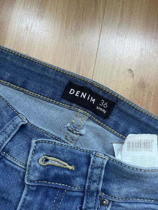 Продам жіночі джинси клеш