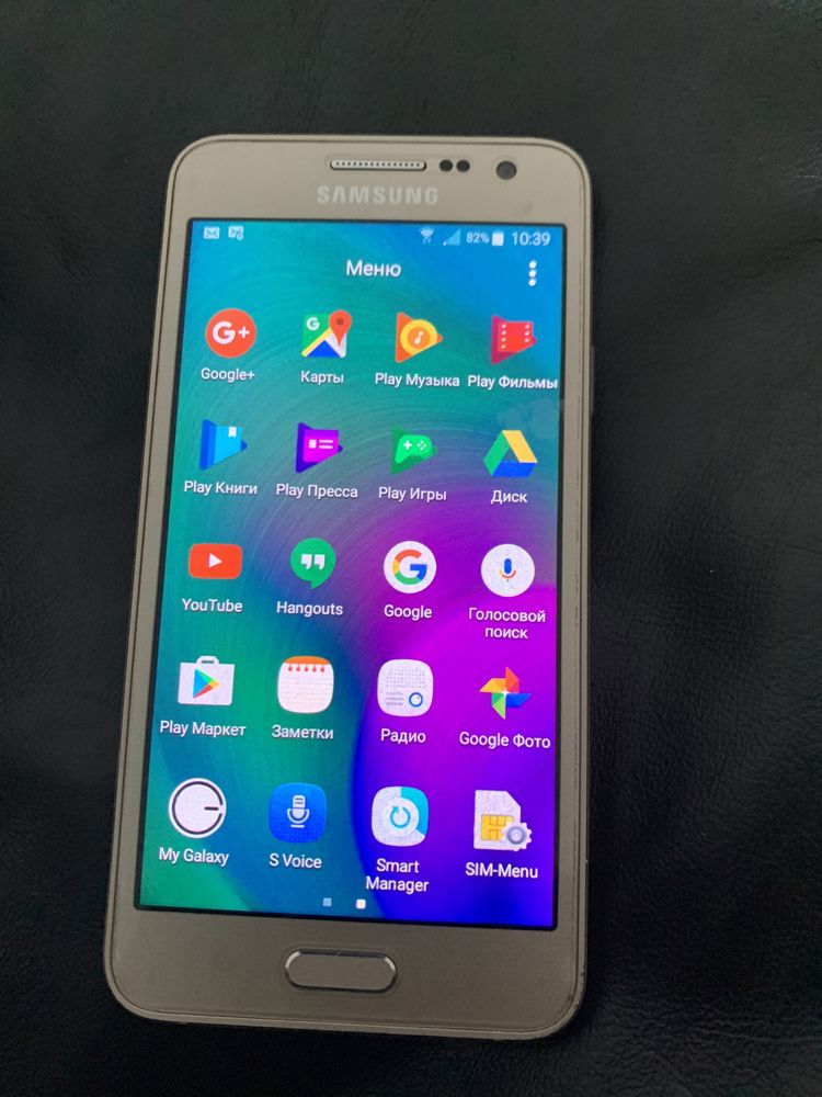 Смартфон Samsung Galaxy A3