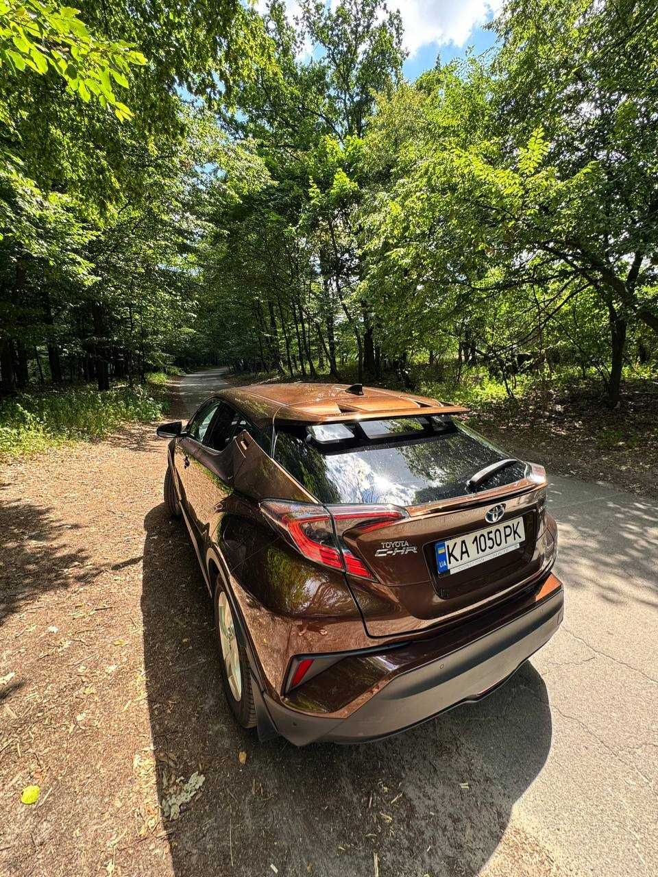 Toyota C-HR гібрид 2018