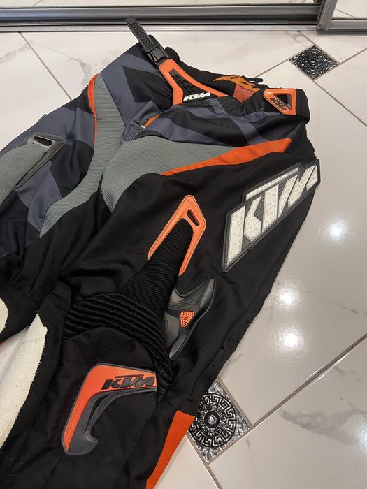 Мото костюм ktm.