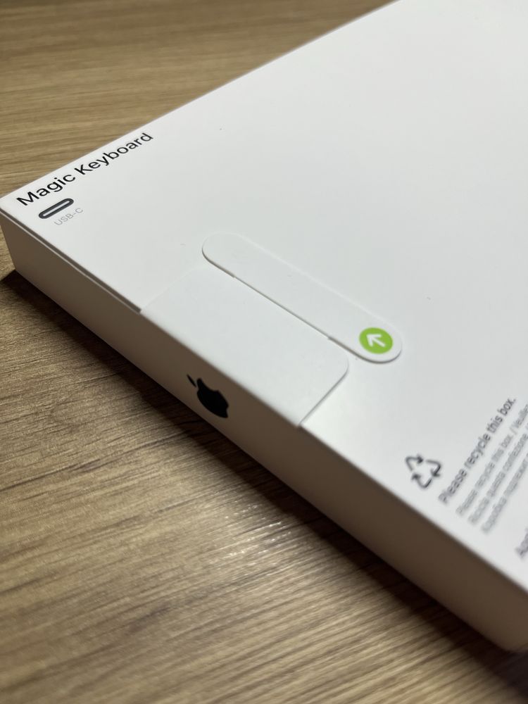 New. Apple Magic Keyboard - ISO