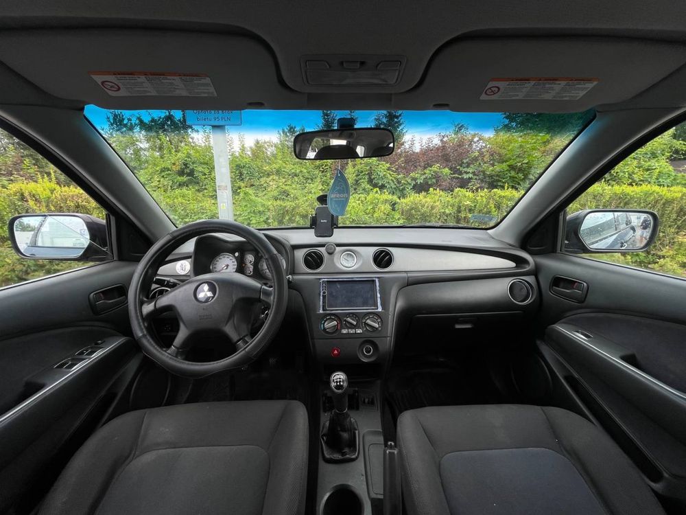 Mitsubishi Outlander 2.0 LPG//4x4//dobry stan//alysu//nowe czesci//